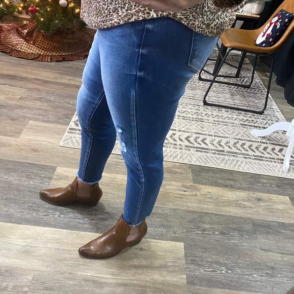 Almost Gone! Colleen whipstitch contrast Bootie - Picture 2 of 6